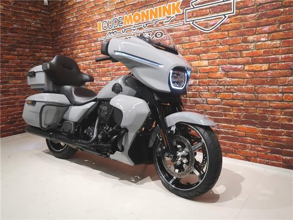 2025 Harley-Davidson FLHXU Street Glide Ultra 117