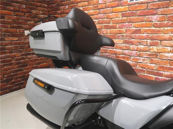 2025 Harley-Davidson FLHXU Street Glide Ultra 117