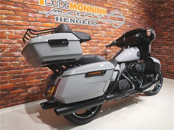 2025 Harley-Davidson FLHXU Street Glide Ultra 117