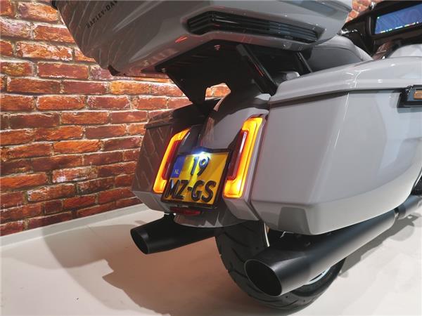 2025 Harley-Davidson FLHXU Street Glide Ultra 117