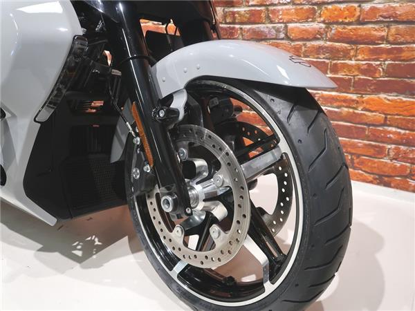 2025 Harley-Davidson FLHXU Street Glide Ultra 117