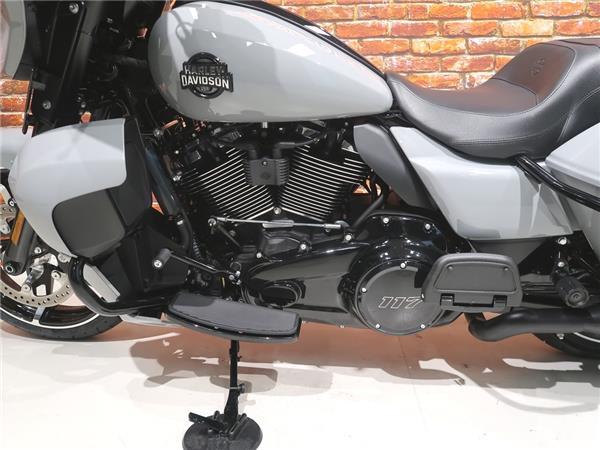 2025 Harley-Davidson FLHXU Street Glide Ultra 117