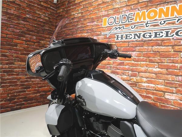 2025 Harley-Davidson FLHXU Street Glide Ultra 117