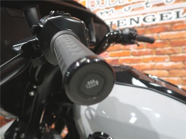 2025 Harley-Davidson FLHXU Street Glide Ultra 117