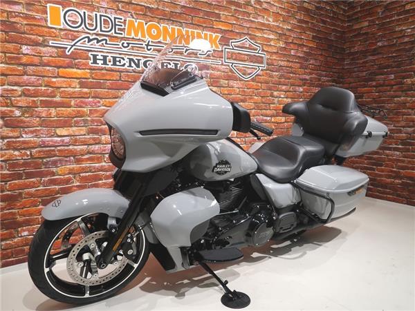 2025 Harley-Davidson FLHXU Street Glide Ultra 117