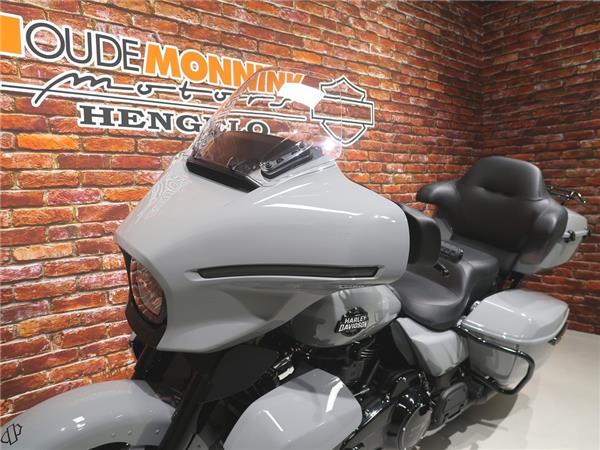 2025 Harley-Davidson FLHXU Street Glide Ultra 117