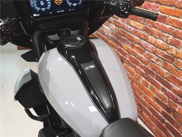 2025 Harley-Davidson FLHXU Street Glide Ultra 117