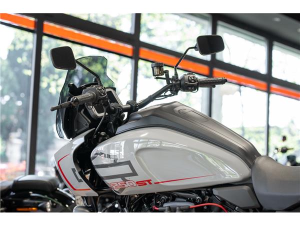 2025 Pan America 1250 ST