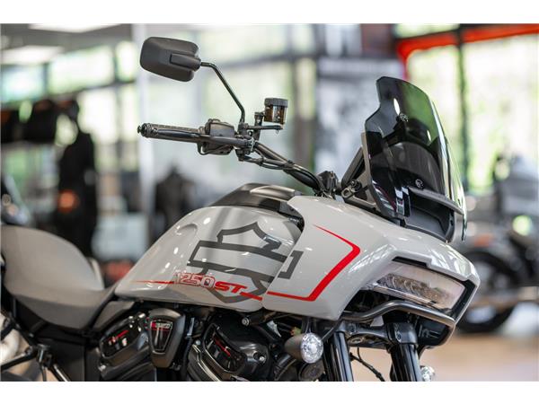 2025 Pan America 1250 ST