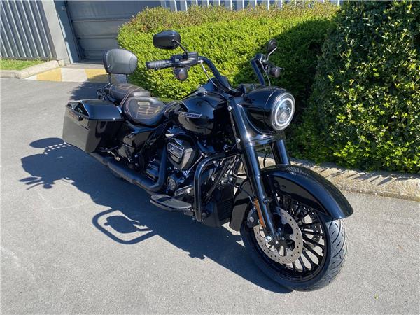 2019 HARLEY-DAVIDSON ROAD KING