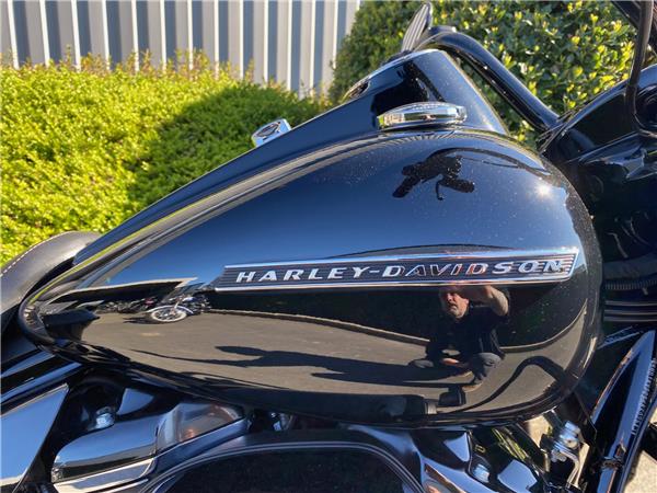 2019 HARLEY-DAVIDSON ROAD KING