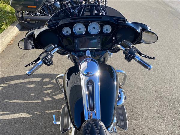 2017 HARLEY-DAVIDSON STREET GLIDE