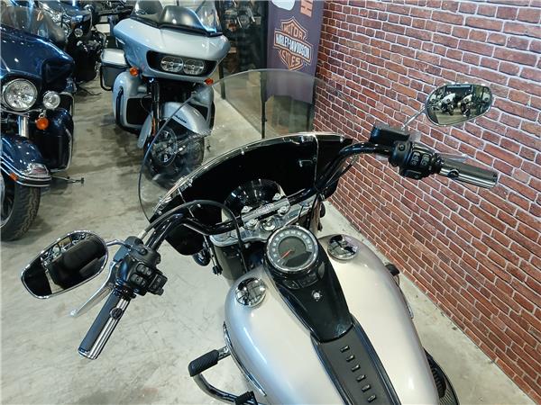 2017 HARLEY-DAVIDSON HERITAGE