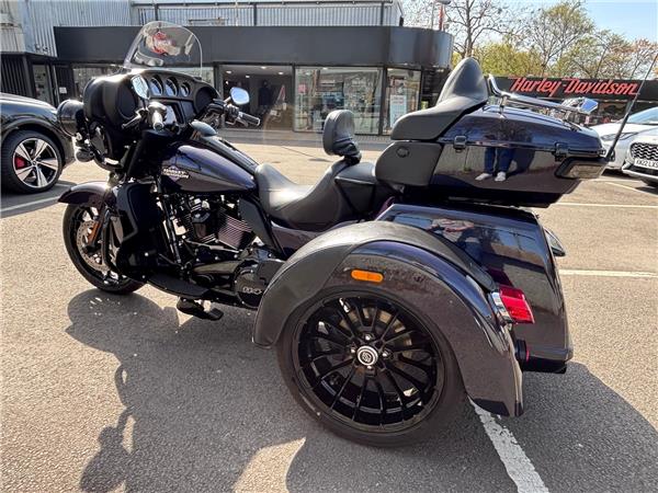 2025 HARLEY-DAVIDSON TRI GLIDE ULTRA 