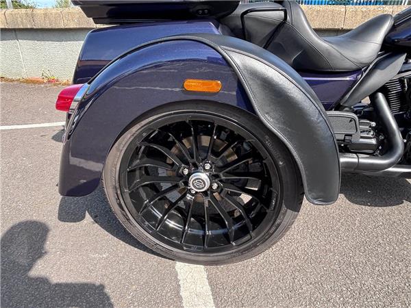 2025 HARLEY-DAVIDSON TRI GLIDE ULTRA 