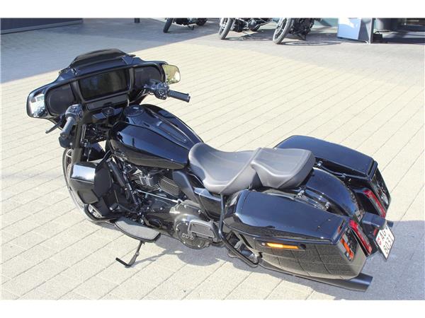 2026 harley-davidson FLHXU Street Glide Ultra 117
