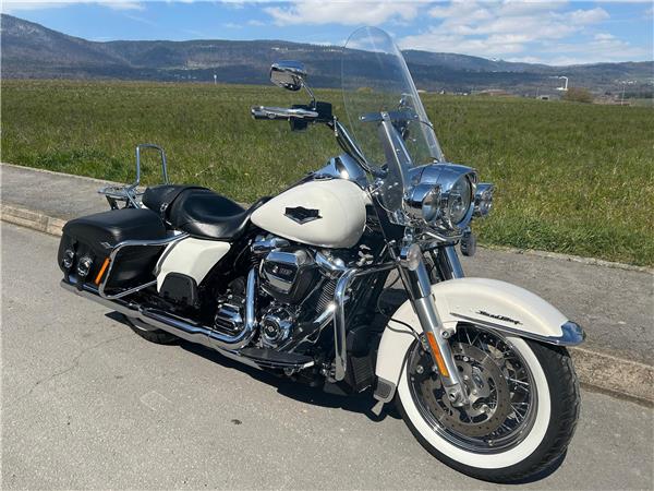 2017 harley-davidson FLHRC Road King Classic 107 ABS