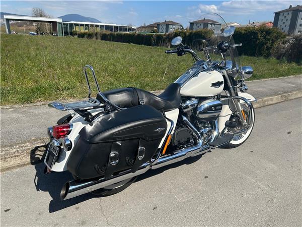 2017 harley-davidson FLHRC Road King Classic 107 ABS