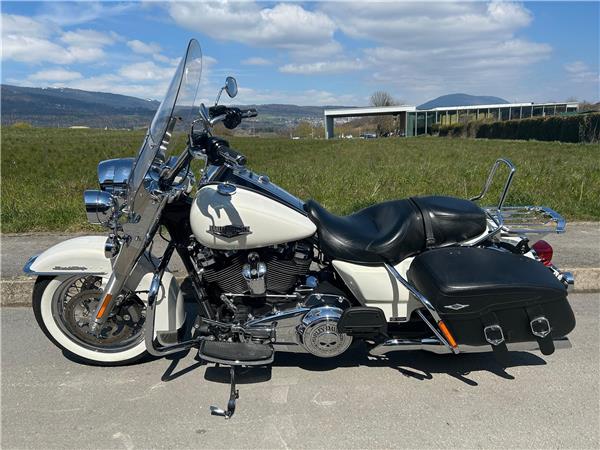 2017 harley-davidson FLHRC Road King Classic 107 ABS