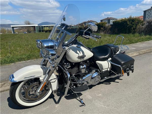 2017 harley-davidson FLHRC Road King Classic 107 ABS