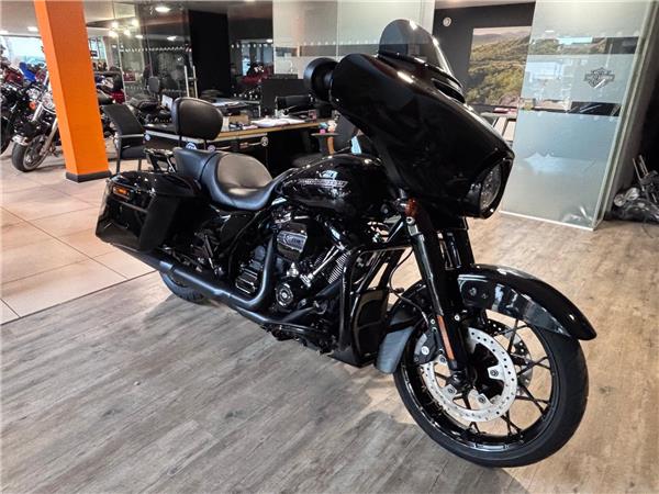 2020 HARLEY-DAVIDSON STREET GLIDE