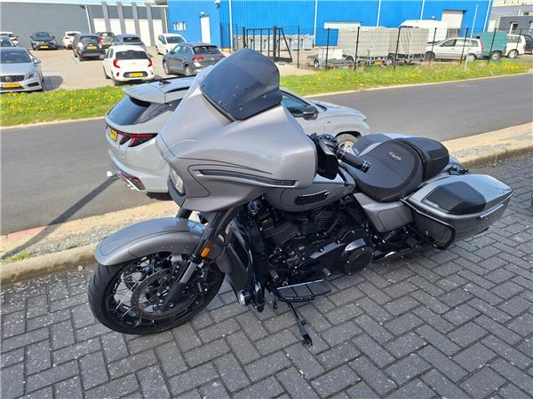 New Harley-Davidson FLHXSE CVO Street Glide