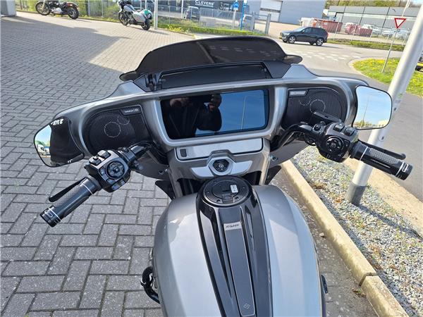 New Harley-Davidson FLHXSE CVO Street Glide