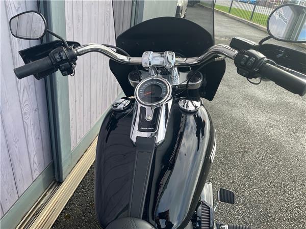 2018 HARLEY-DAVIDSON SOFTAIL FLSB SPORT GILDE