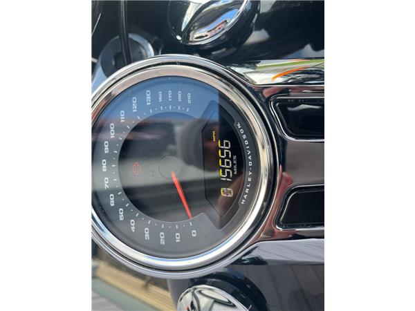 2018 HARLEY-DAVIDSON SOFTAIL FLSB SPORT GILDE