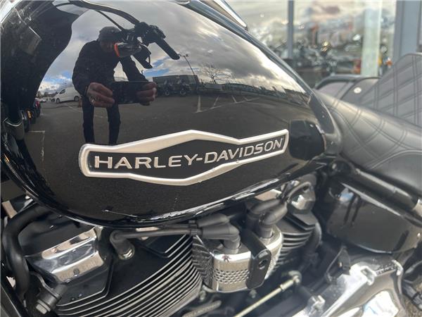 2018 HARLEY-DAVIDSON SOFTAIL FLSB SPORT GILDE