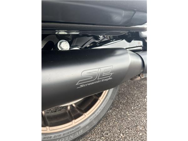 2022 HARLEY-DAVIDSON STREET GLIDE