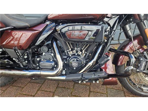 FLHXSE Street Glide CVO 