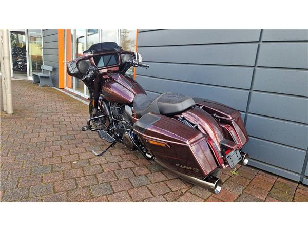 FLHXSE Street Glide CVO 