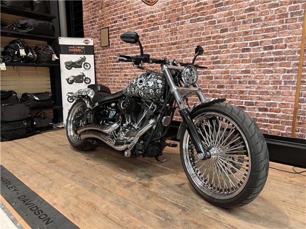 2015 HARLEY-DAVIDSON BREAKOUT