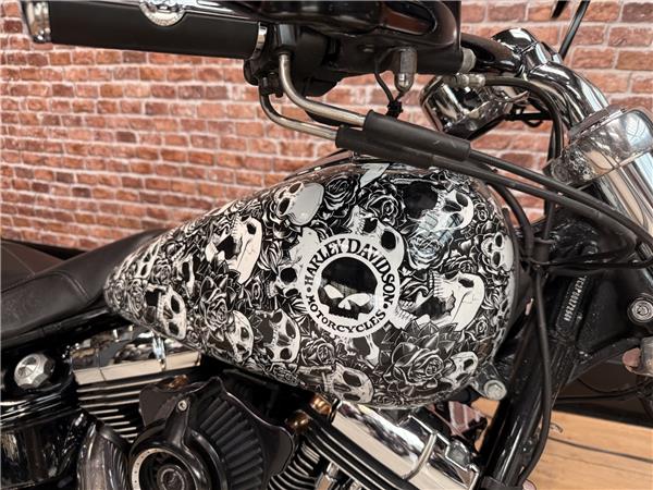 2015 HARLEY-DAVIDSON BREAKOUT