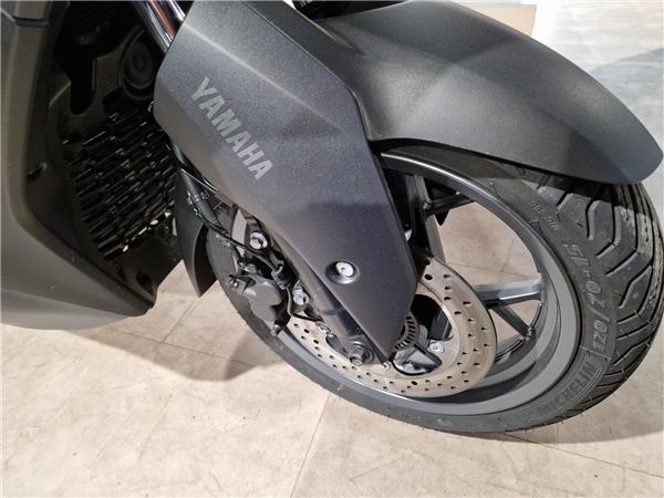2025 YAMAHA XMAX 300