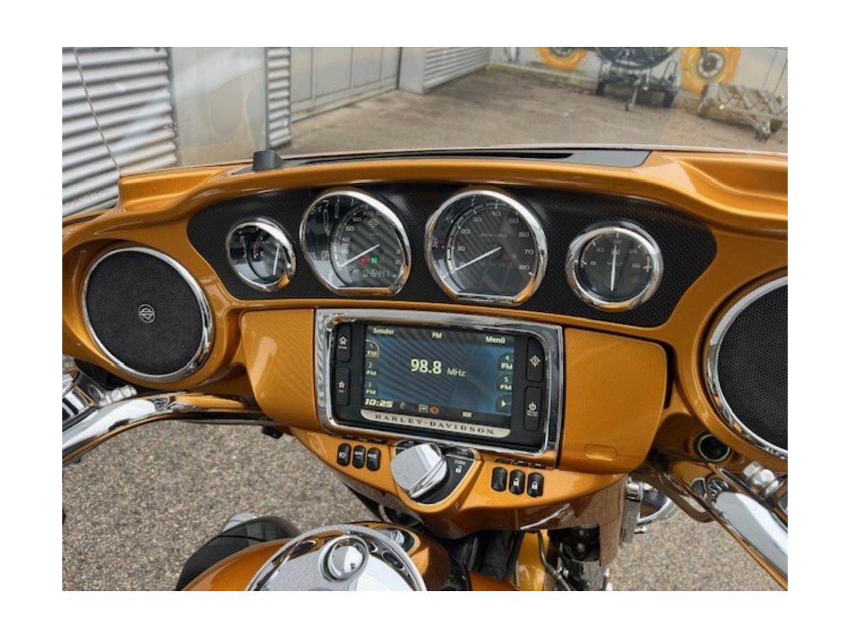 2015 Harley-Davidson CVO Ultra Limited FLHTKSE