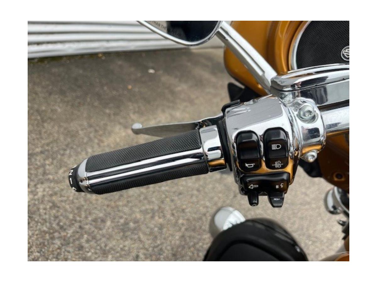 2015 Harley-Davidson CVO Ultra Limited FLHTKSE