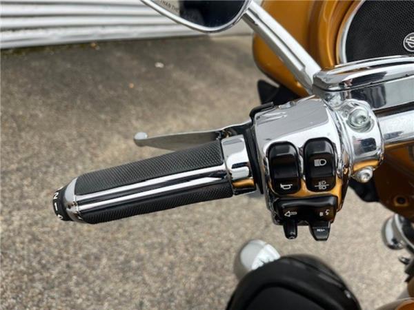 2015 Harley-Davidson CVO Ultra Limited FLHTKSE