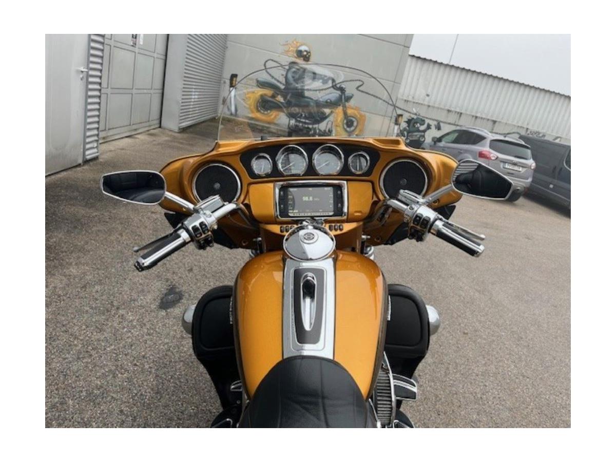 2015 Harley-Davidson CVO Ultra Limited FLHTKSE