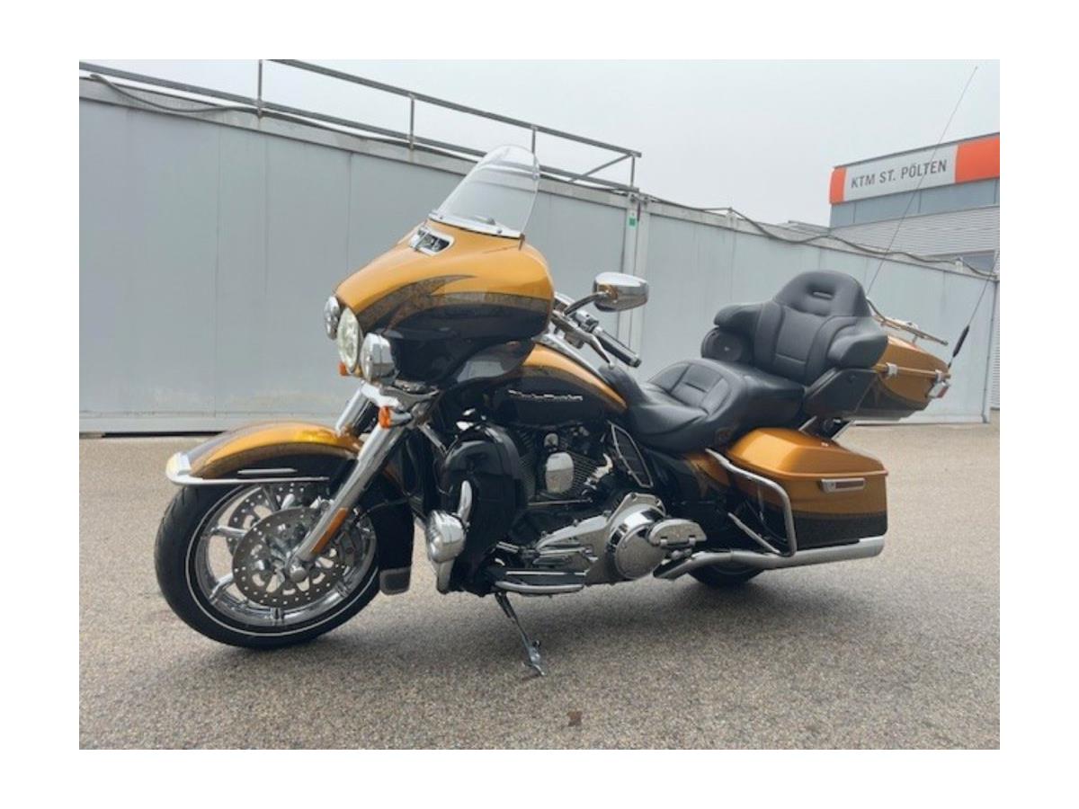 2015 Harley-Davidson CVO Ultra Limited FLHTKSE