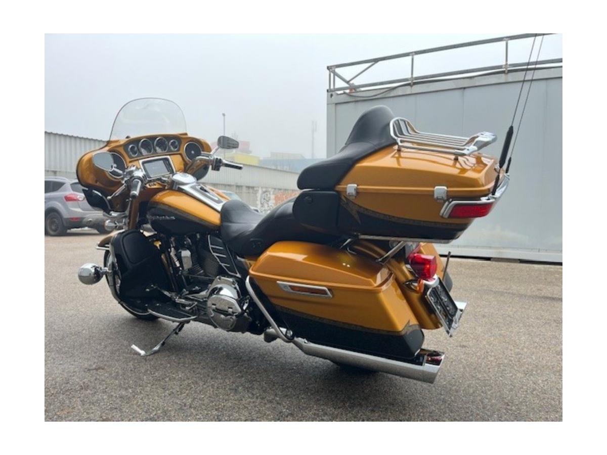2015 Harley-Davidson CVO Ultra Limited FLHTKSE