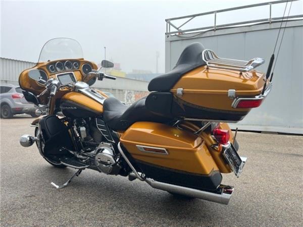 2015 Harley-Davidson CVO Ultra Limited FLHTKSE