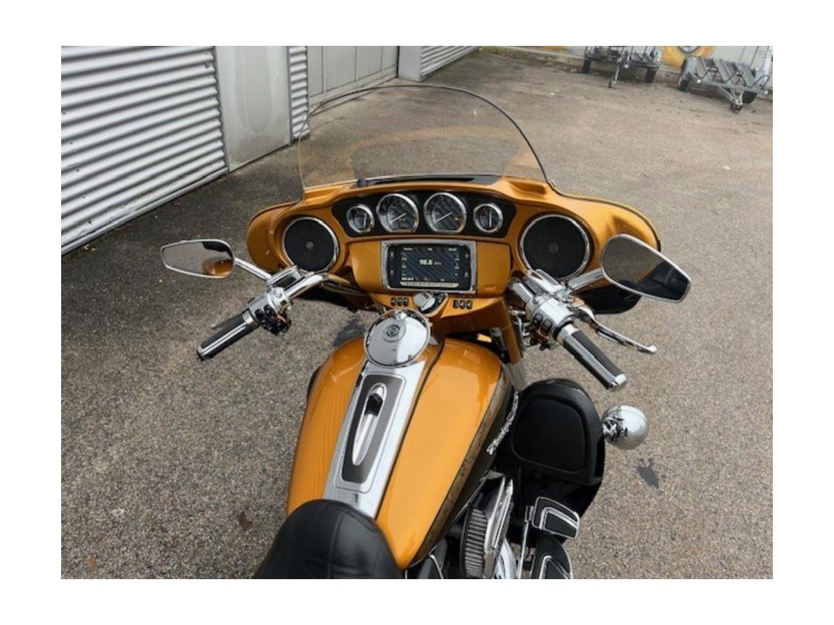 2015 Harley-Davidson CVO Ultra Limited FLHTKSE