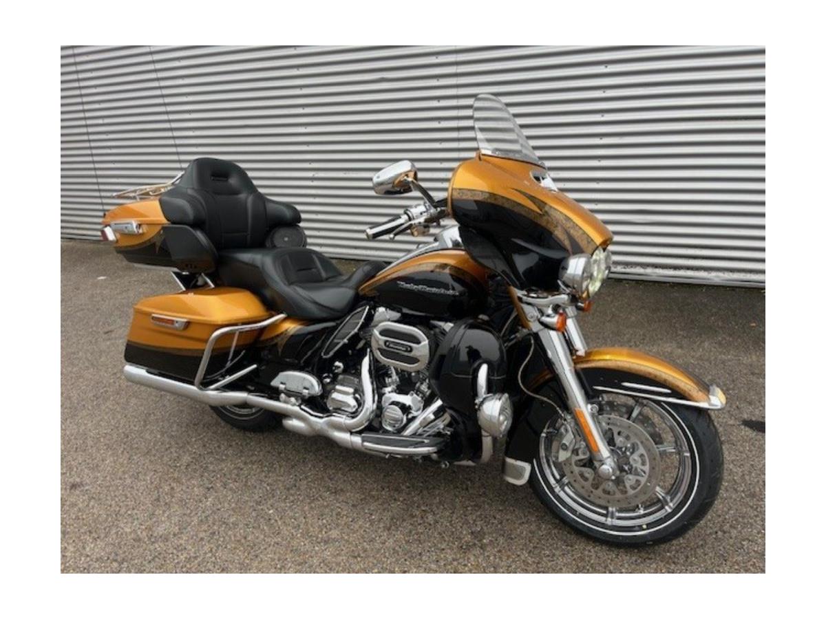 2015 Harley-Davidson CVO Ultra Limited FLHTKSE