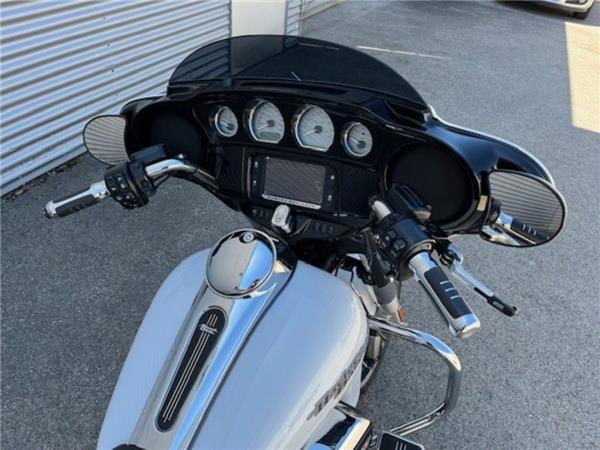 2017 Harley-Davidson Touring Street Glide Special FLHXS