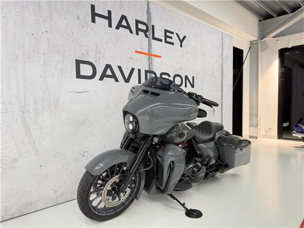 2018 harley-davidson FLHXSE Street Glide ABS CVO 117