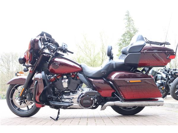 2018 HARLEY-DAVIDSON CVO FLHTKSE ELECTRA GLIDE ULTRA LIMITED
