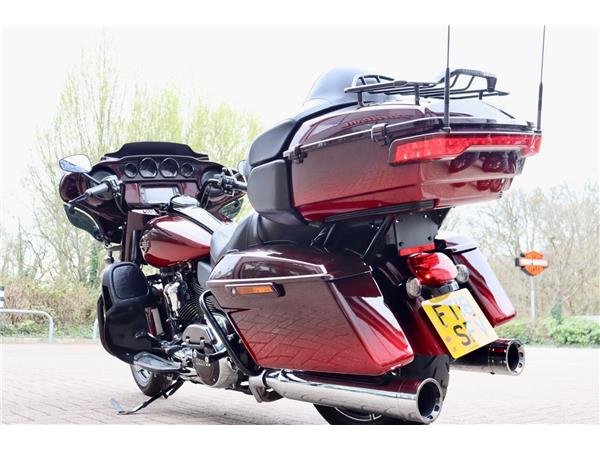 2018 HARLEY-DAVIDSON CVO FLHTKSE ELECTRA GLIDE ULTRA LIMITED