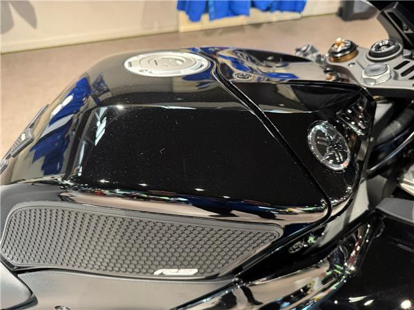 2025 YAMAHA YZF-R9